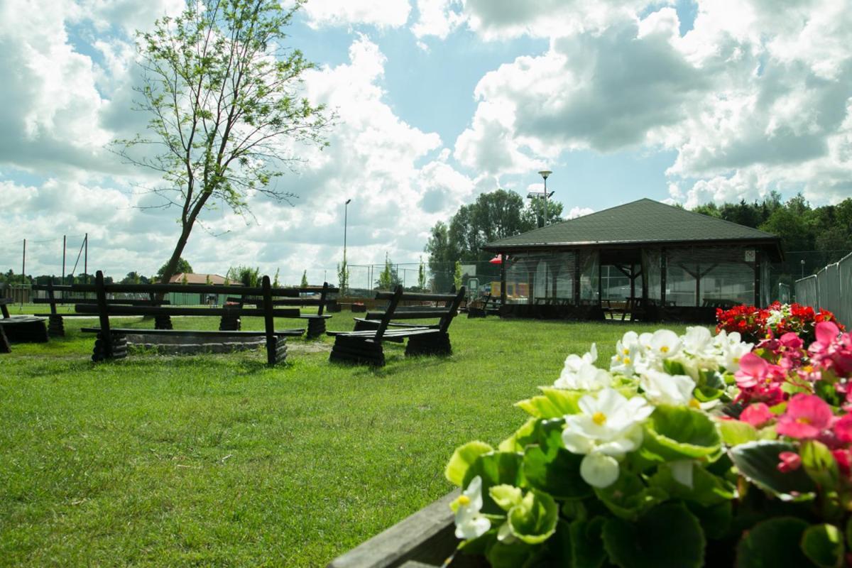 Camping Oaza Blonie Kornik Domki Standard Plus - 3 Pokoje Экстерьер фото