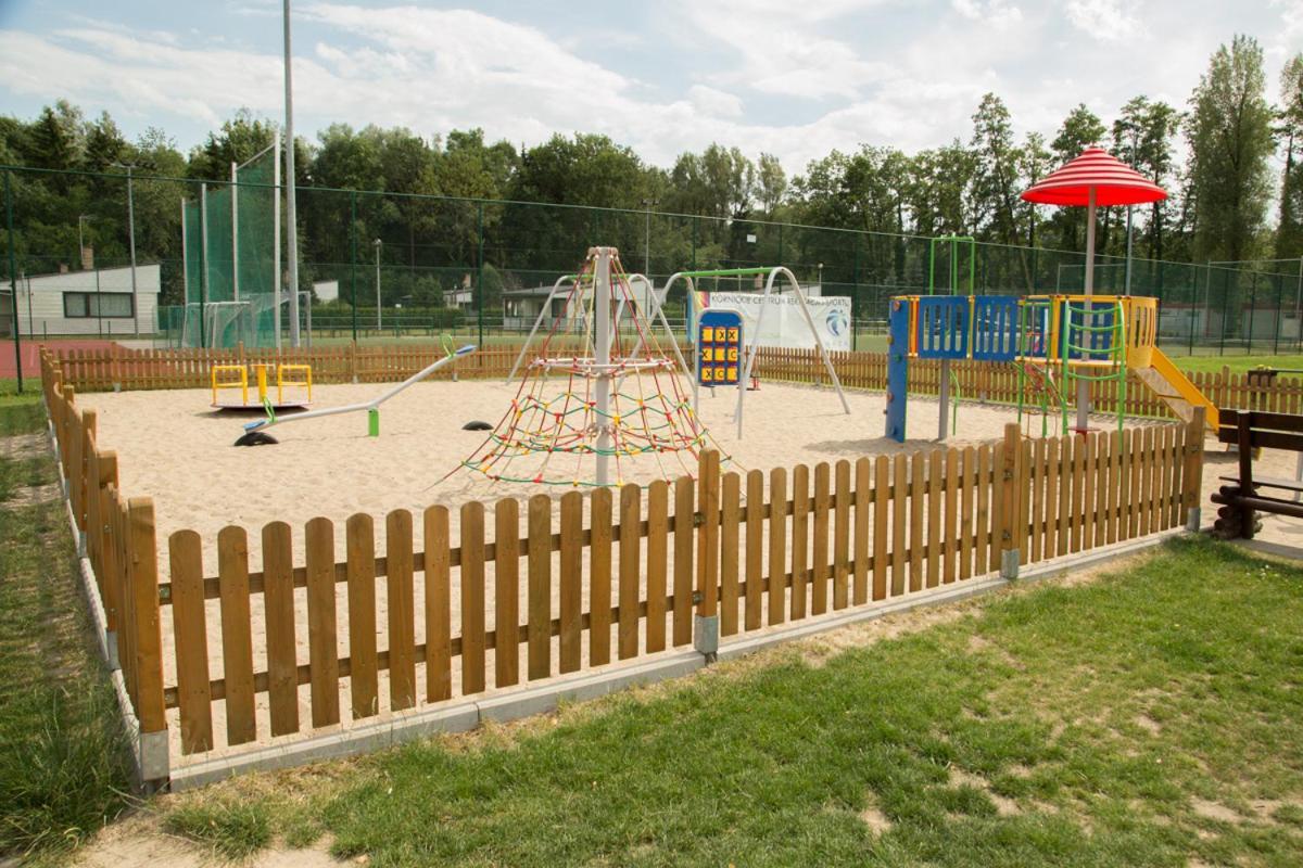 Camping Oaza Blonie Kornik Domki Standard Plus - 3 Pokoje Экстерьер фото